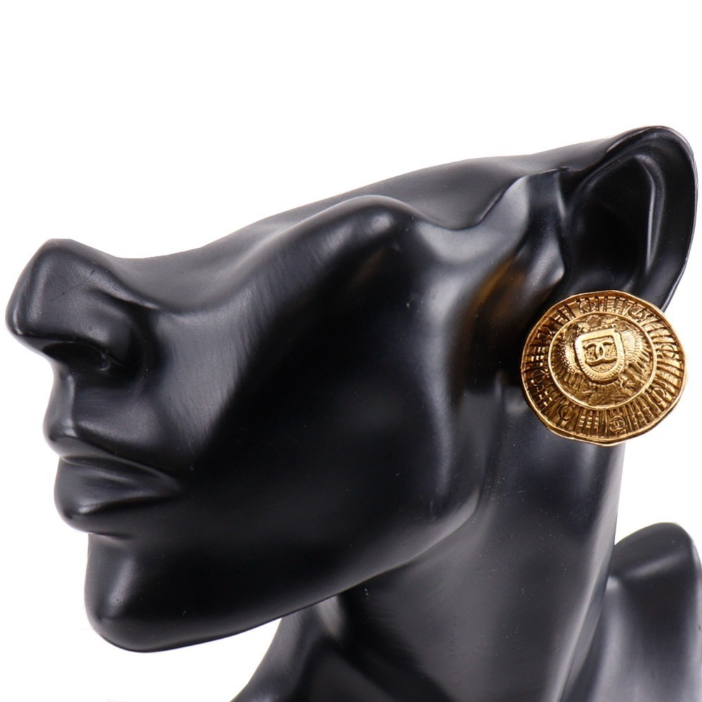 CHANEL Vintage Gold Earrings - Picture 2 of 10
